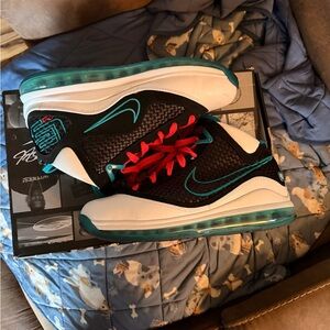 Red Carpet LeBron 8s size 8.5 wore once